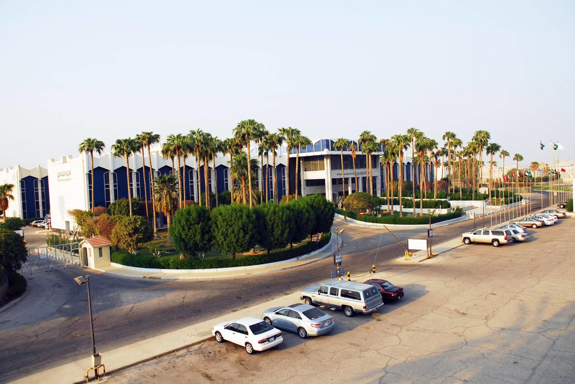 Dhahran International Hotel Exterior foto