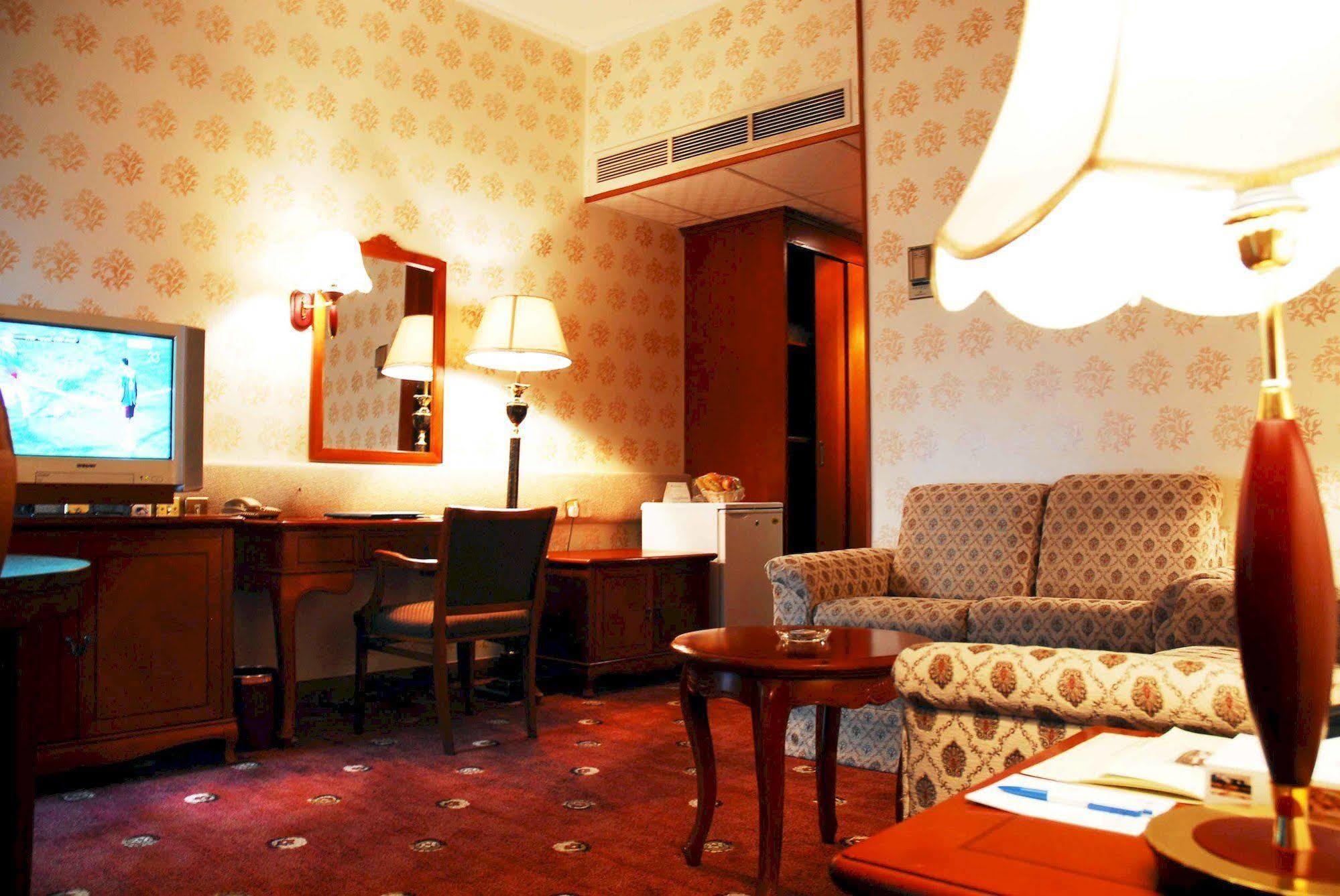 Dhahran International Hotel Exterior foto