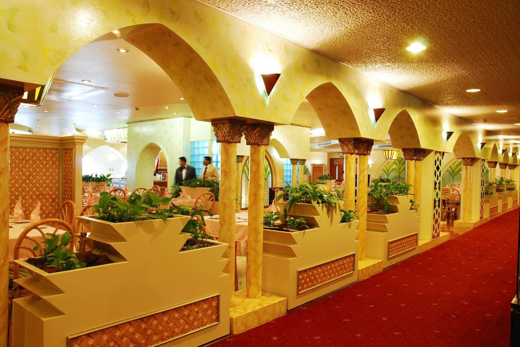 Dhahran International Hotel Exterior foto
